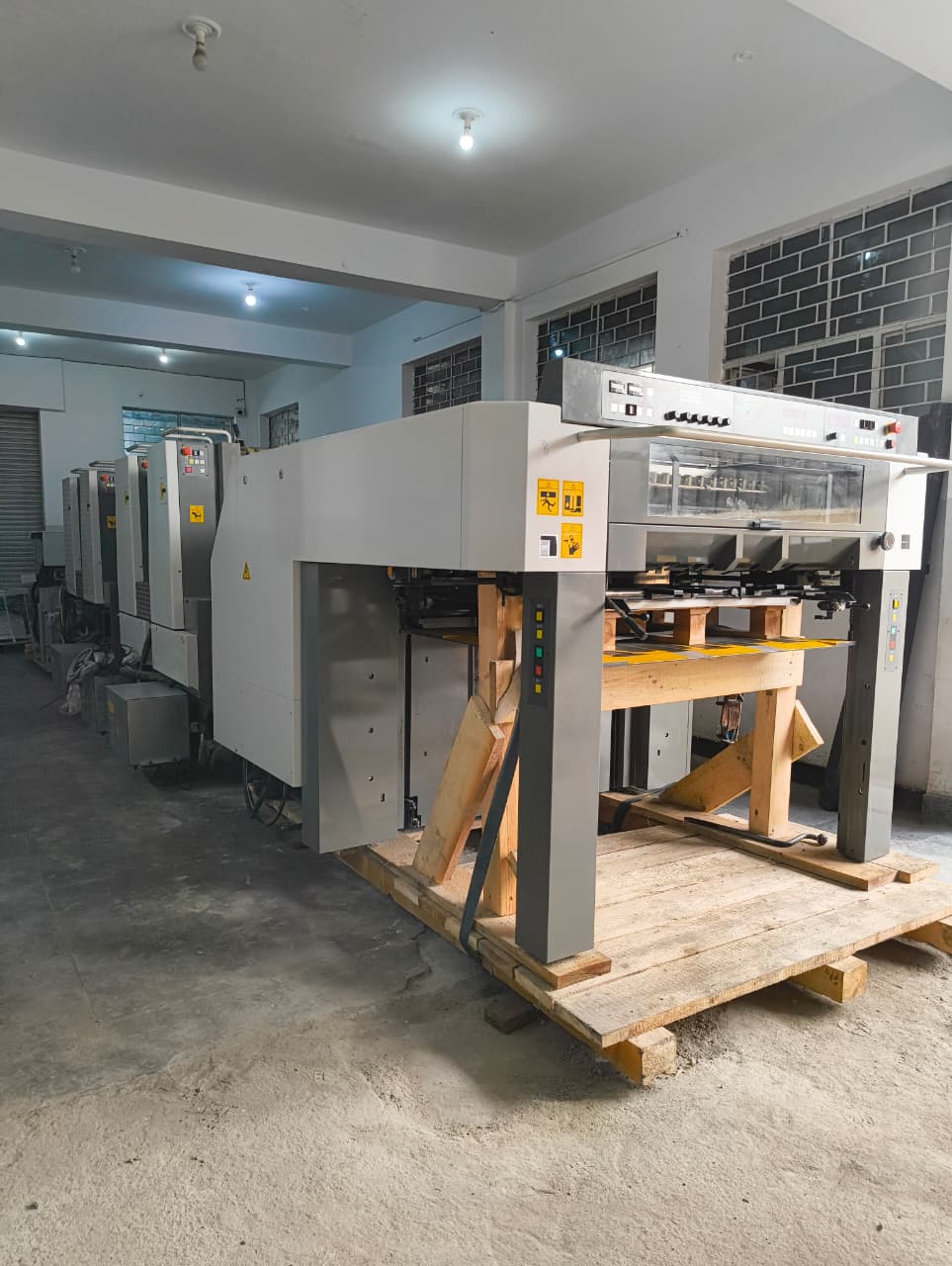 Komori LA437